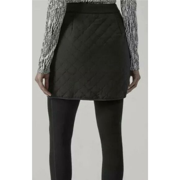 Athleta black quilted mini skirt size 8 - Picture 2 of 12